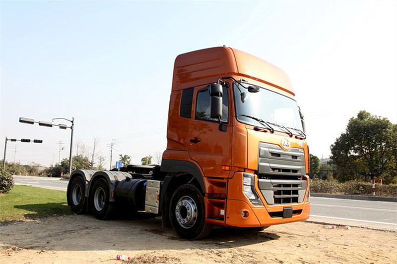 東沃 UD酷騰重卡 430馬力 6X4牽引車(DND4250WC32)