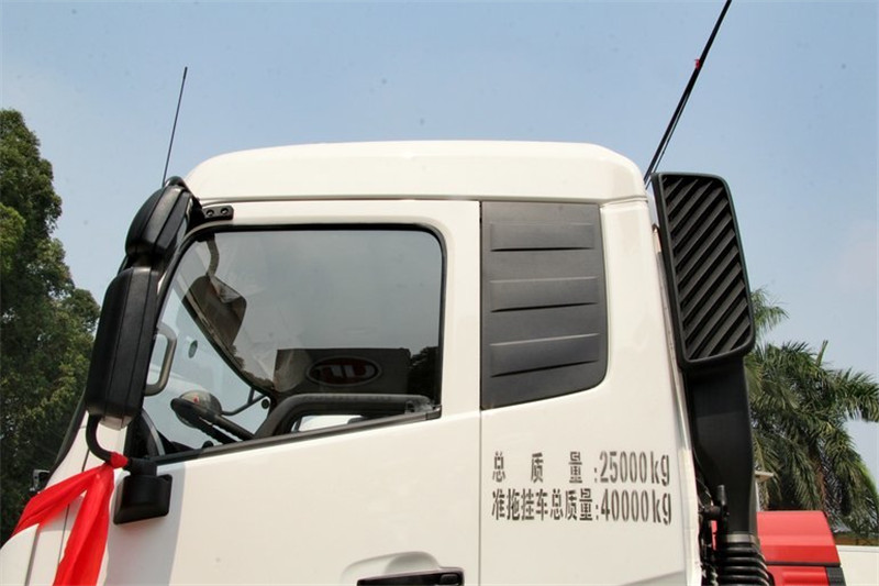 東沃 UD酷騰重卡 430馬力 6X4 國四牽引車(平頂駕駛室)(DND4250WB34)