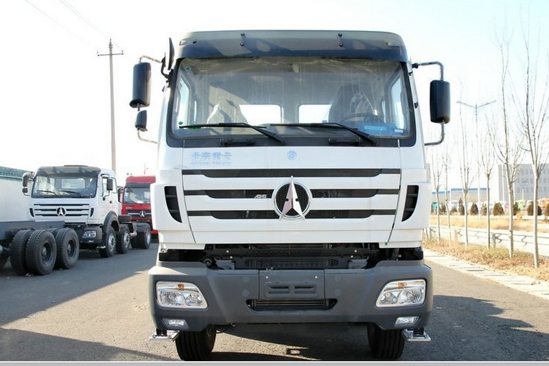 北奔 NG80重卡 336馬力 6X2 國四牽引車(ND42402L23J)
