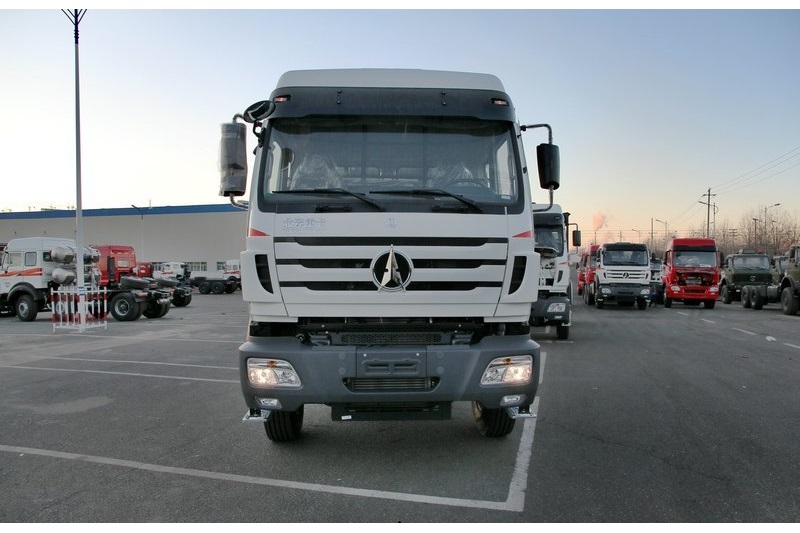 北奔 NG80重卡 336馬力 6X2 國四天然氣牽引車(ND42400L27J)