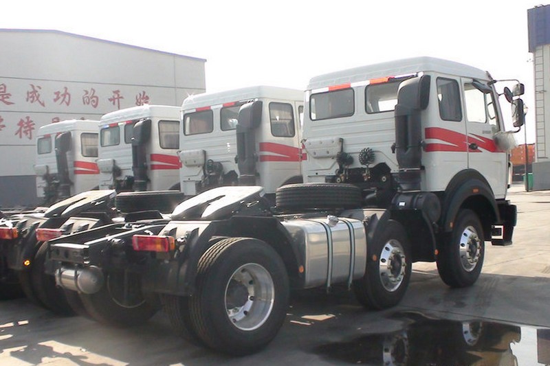 北奔 NG80B重卡 375馬力 6X2 國四牽引車(ND42402L23J)