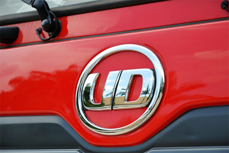 東沃 UD酷騰重卡 430馬力 4X2 國四 牽引車(DND4180KC35)