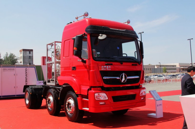 北奔 V3M重卡 340馬力 6X2 天然氣 國五牽引車(ND4240L27J7Z01)