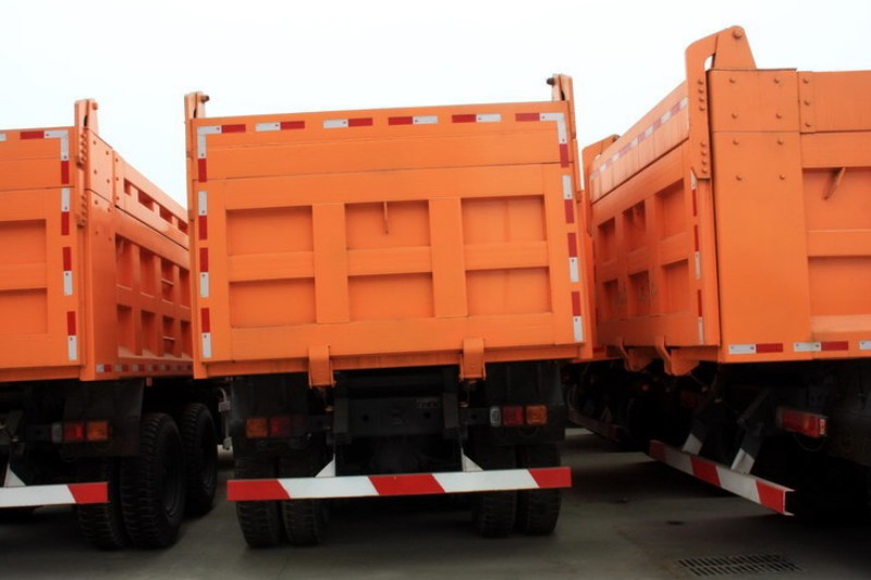 北奔 NG80B重卡 380馬力 6X4 5.6米 天然氣 國四自卸車(ND3250B38J6Z00)