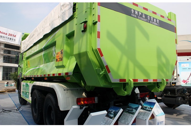 北奔 NG80B重卡 336馬力 6X4 5.6米 國四自卸車(渣土車)(ND5250ZLJZ05)