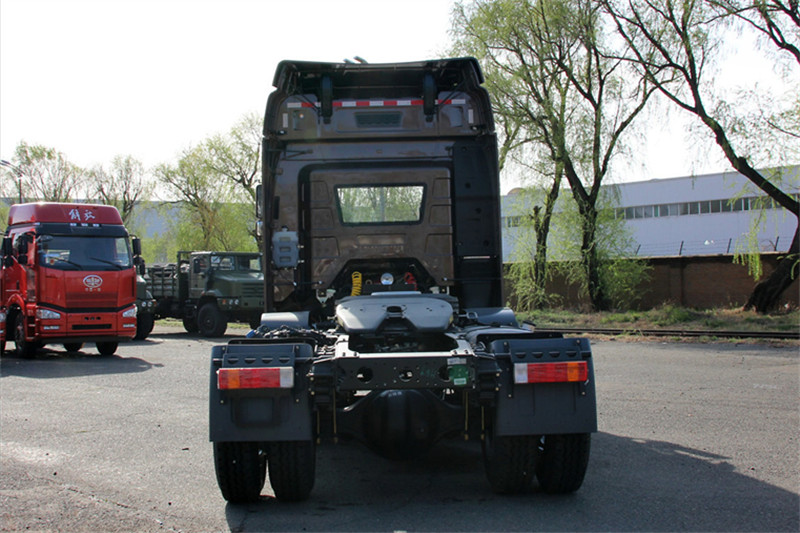 一汽解放 J6P重卡 領(lǐng)航版 460馬力 6X2 國(guó)五牽引車(CA4250P66K24T3E5)