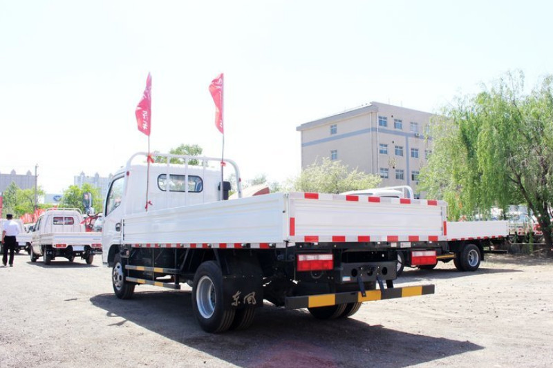 東風(fēng) 多利卡D6 102馬力 4.2米 國(guó)四 單排欄板輕卡(朝柴發(fā)動(dòng)機(jī))(DFA1040S35D)