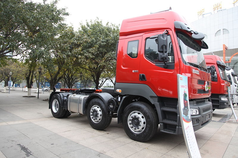 東風柳汽 乘龍M5重卡 350馬力 6X2 國四牽引車(東康發動機)(LZ4241QCAA)