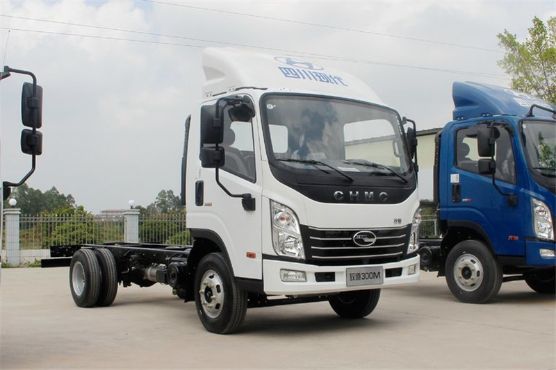 四川現(xiàn)代 致道300M 115馬力 4.2米 國四單排欄板輕卡底盤(CNJ1040ZDB33M)