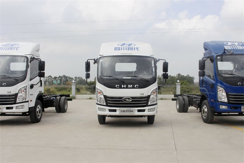 四川現(xiàn)代 致道300M 115馬力 4.2米 國四單排欄板輕卡底盤(CNJ1040ZDB33M)