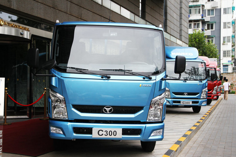 躍進 超越C300-33 125馬力 4.2米 國四 單排欄板輕卡(索菲姆發動機)(NJ1041ZFDCMZ)