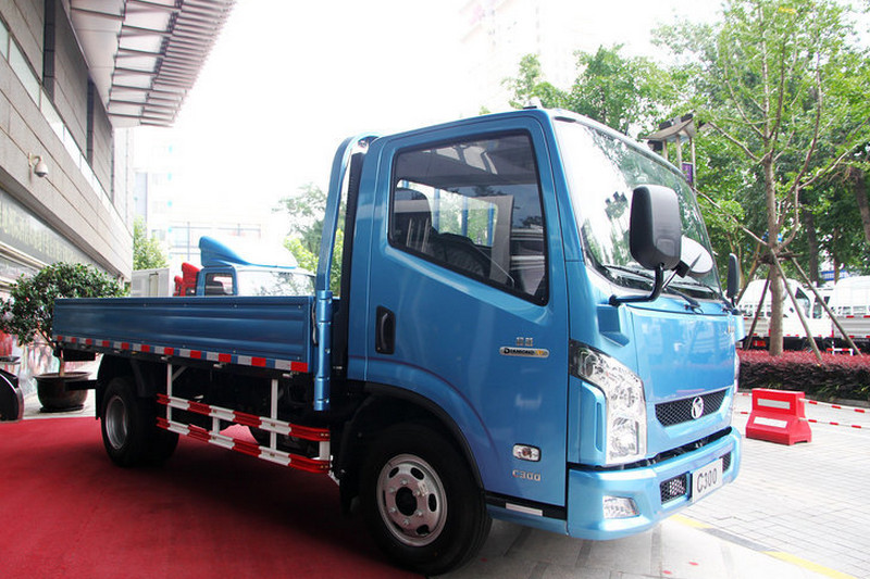 躍進 超越C300-33 125馬力 4.2米 國四 單排欄板輕卡(索菲姆發動機)(NJ1041ZFDCMZ)