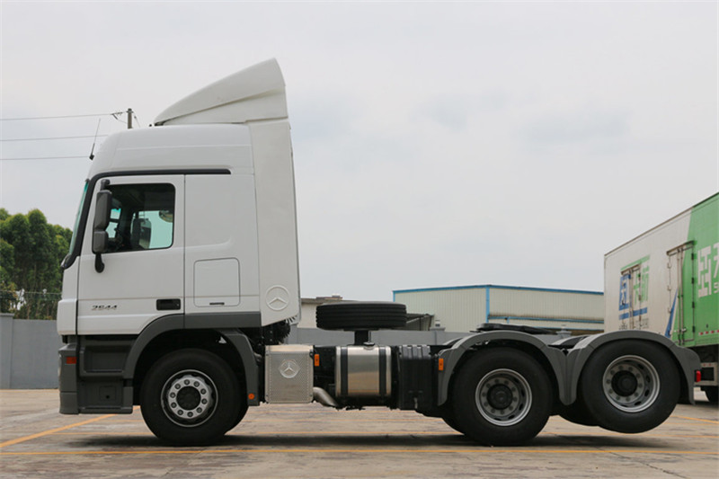 奔馳 Actros重卡 440馬力 6X2 國五牽引車(型號2644LS)