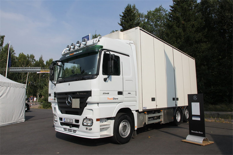 奔馳 Actros重卡 480馬力 6X2 7.3米 國五廂式載貨車(型號2548L)