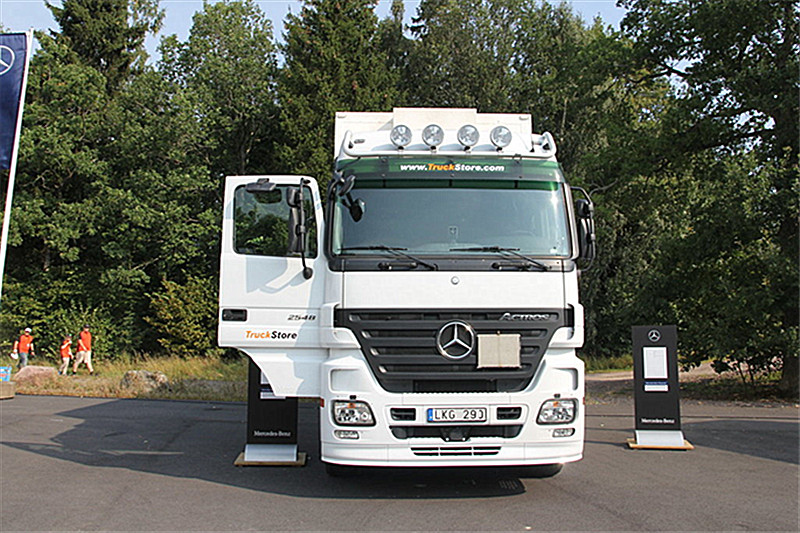 奔馳 Actros重卡 480馬力 6X2 7.3米 國五廂式載貨車(型號2548L)