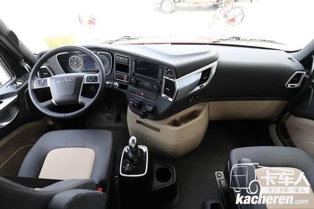 揭秘格爾發長頭重卡 康明斯 ZF 美馳!還有1000升油箱和大臥鋪!