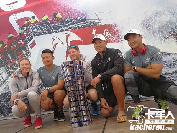 獲得獎(jiǎng)杯