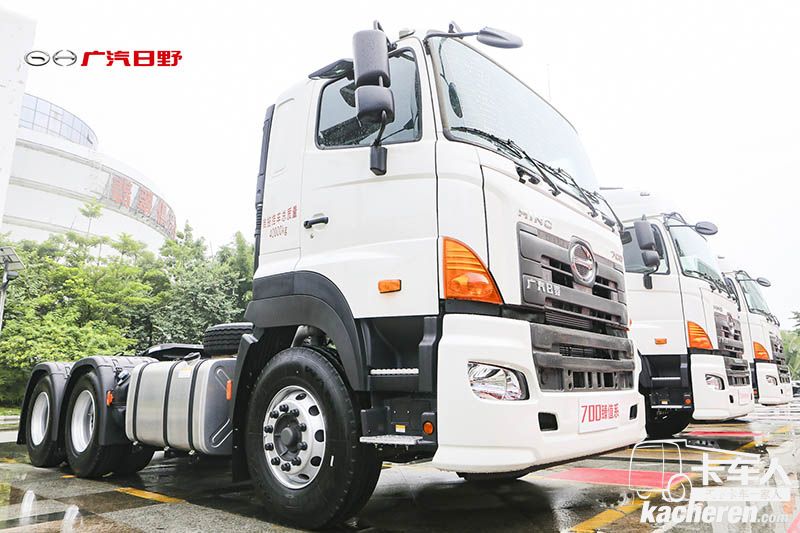 廣汽日野 700臻值 國五 6×4危運(yùn)版