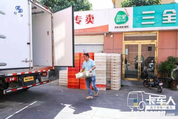 賽手比賽過程中實地裝貨