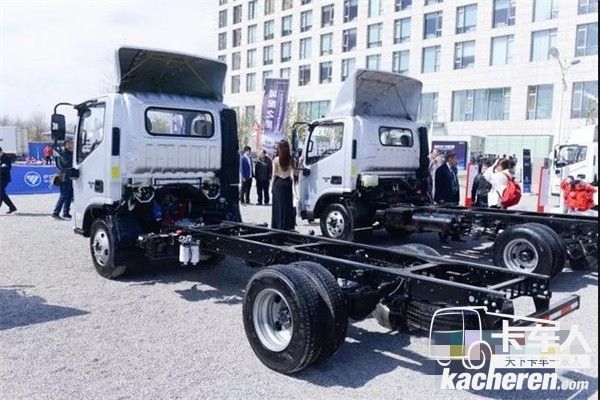 福田歐馬可“快遞之星”底盤