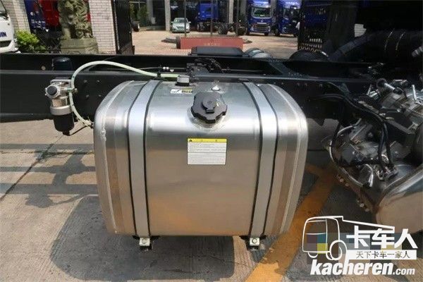 國六版乘龍H5綠通載貨車的鋁合金油箱