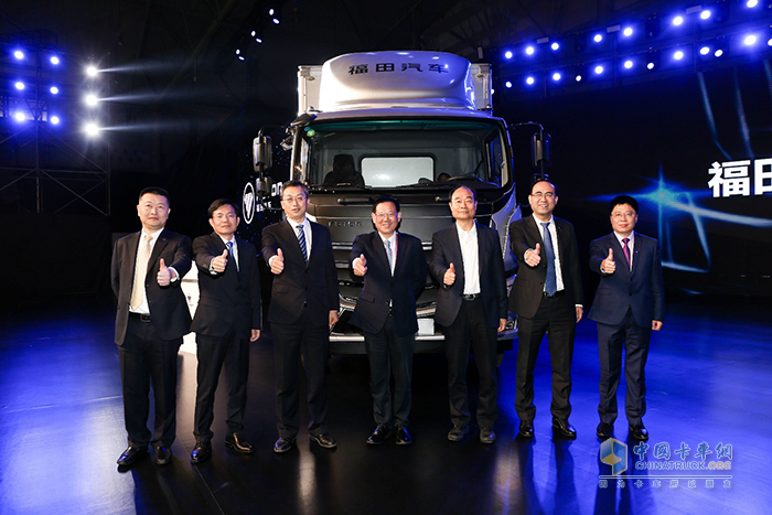 協(xié)會(huì)領(lǐng)導(dǎo)、福田汽車領(lǐng)導(dǎo)集體點(diǎn)贊歐航中卡