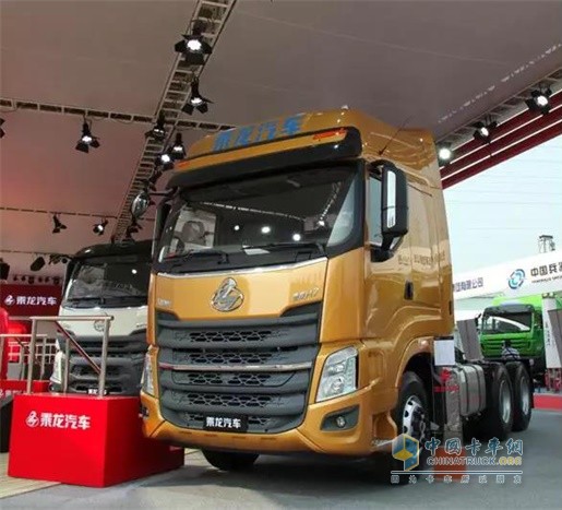 2015年全新乘龍H7的發(fā)布也標志著東風柳汽成為國內(nèi)首家切換新一代卡車的廠家