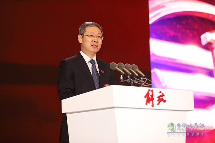 一汽集團總經(jīng)理助理,一汽解放汽車有限公司黨委書記、董事長胡漢杰