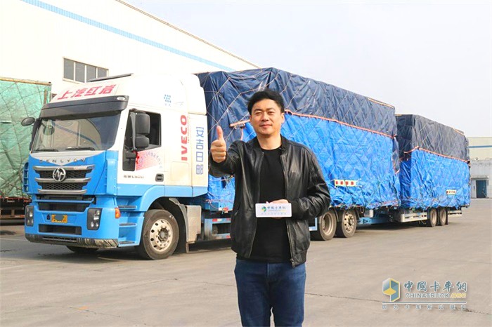 安吉日郵重慶基地普貨運輸項目負(fù)責(zé)人高鵬舉先生