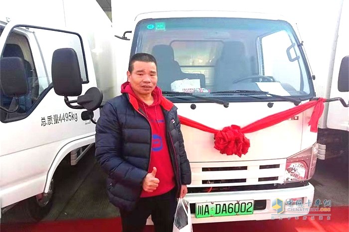 為慶鈴EV100電動車點(diǎn)贊