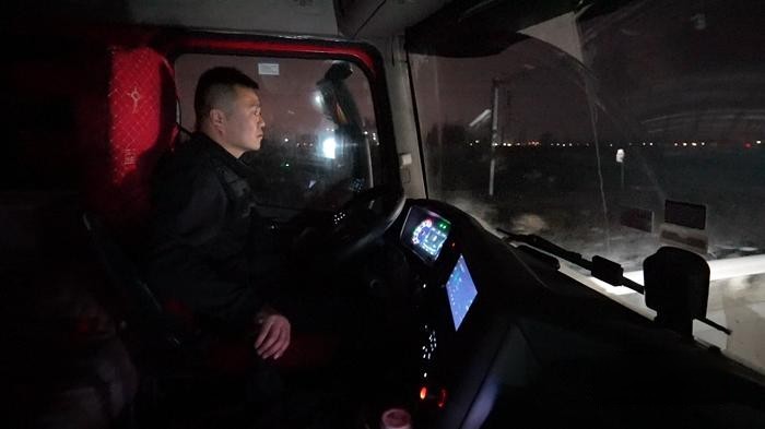 豪沃MAX牽引車帶給他的不僅僅是財(cái)富，更是一份朋友的相守