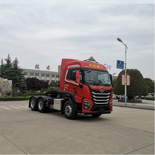 大運(yùn)V7 6*4危化牽引車