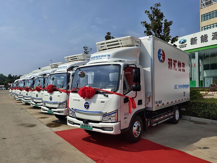智藍輕卡100度電冷藏車現(xiàn)場展車