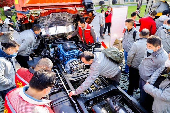 陜汽德龍666自動擋車型