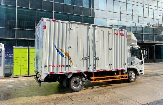 藍(lán)牌輕卡首選，翼放EC 2.5以六新升級(jí)助力卡友開新局踏新程