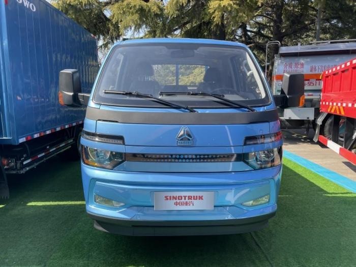 年會(huì)6款產(chǎn)品吸睛!重汽賣(mài)輕卡和小卡 也要爭(zhēng)第一