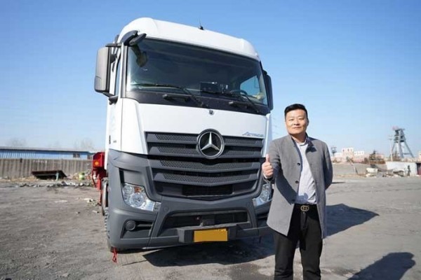 硬實力助發展 梅賽德斯-奔馳國產重卡獲“發現信賴物流裝備鼎新獎”