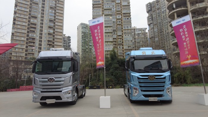 以25.7%的終端份額引領市場，以27.9萬輛確?！半p第一” 一汽解放亮劍2023！