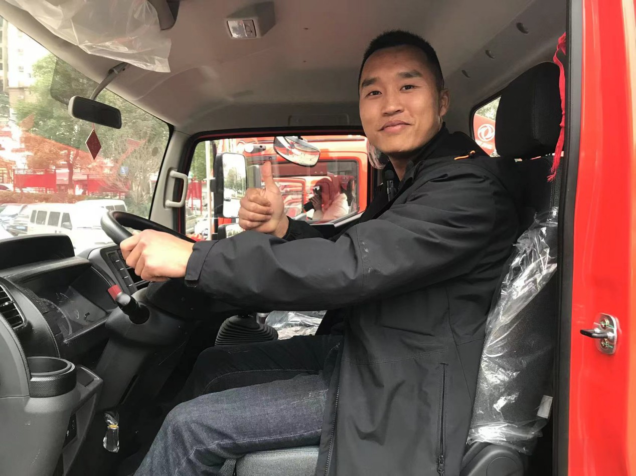 愛拼才會贏,“強哥”攜手東風多利卡一路“狂飆”