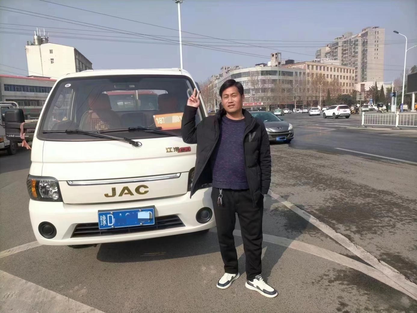 干一行鉆一行，入行十幾年，他為何換愷達轎卡跑零散貨運？