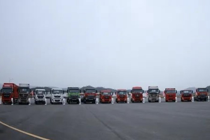 市場(chǎng)回暖！東風(fēng)商用車銷量居行業(yè)第二