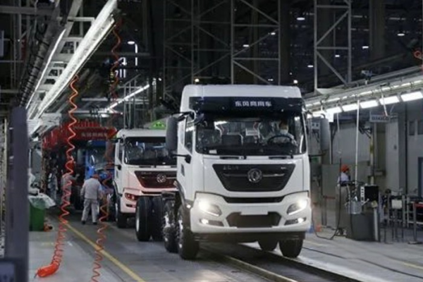 市場(chǎng)回暖！東風(fēng)商用車銷量居行業(yè)第二
