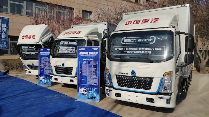 中國(guó)重汽藍(lán)立方新能源輕卡上市！ 現(xiàn)場(chǎng)秒斬120輛大單！