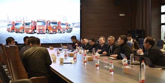 杠杠的!東風(fēng)商用車再獲300輛危險(xiǎn)品牽引車采購大單!