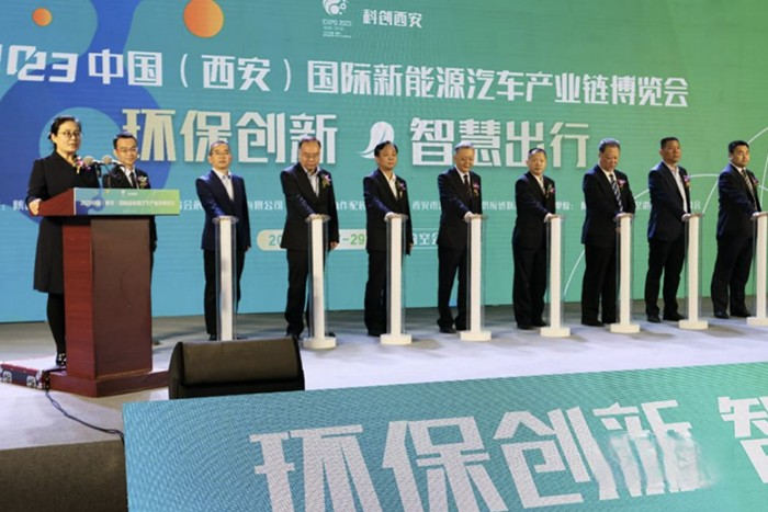 引領智慧綠能 陜汽重卡產業鏈全系產品亮相新博會