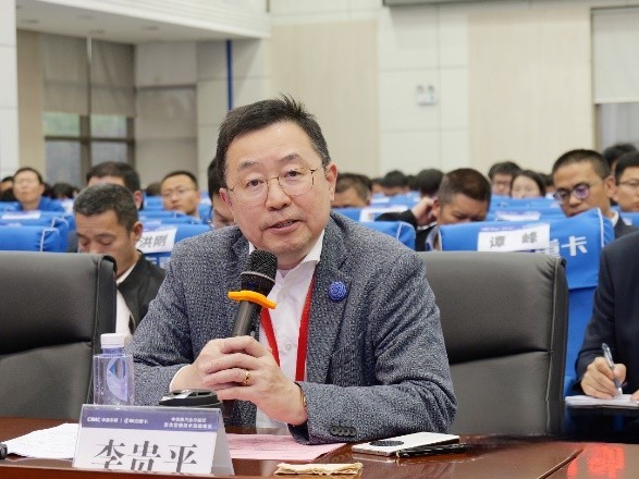 深化變革快發展 巔峰之大領未來!中集車輛與陜汽集團合作再升溫!