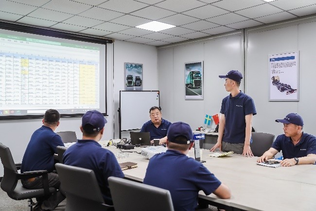九年堅(jiān)守 追求高效永不止步 沃爾沃卡車綠駕學(xué)院沈陽站燃擎開營