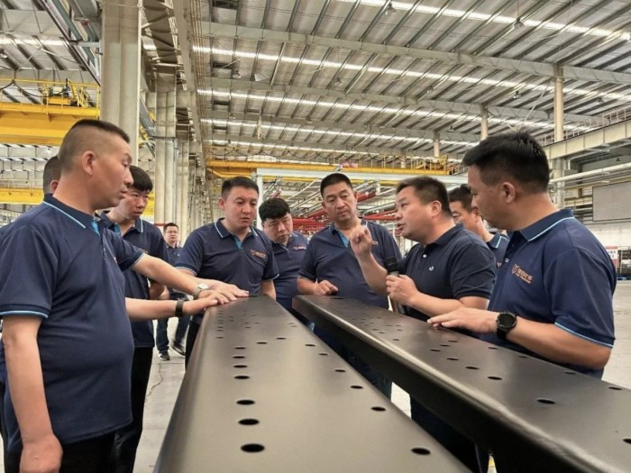 現場簽約100臺，聯合C9趟數之王成為邯鄲重卡商會的“心頭好”！