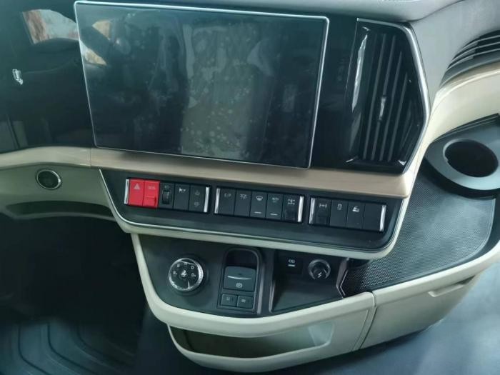 王者風(fēng)范 智領(lǐng)未來(lái),全新一代高端重卡乘龍HK強(qiáng)勢(shì)駕臨