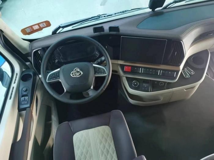 王者風(fēng)范 智領(lǐng)未來(lái),全新一代高端重卡乘龍HK強(qiáng)勢(shì)駕臨